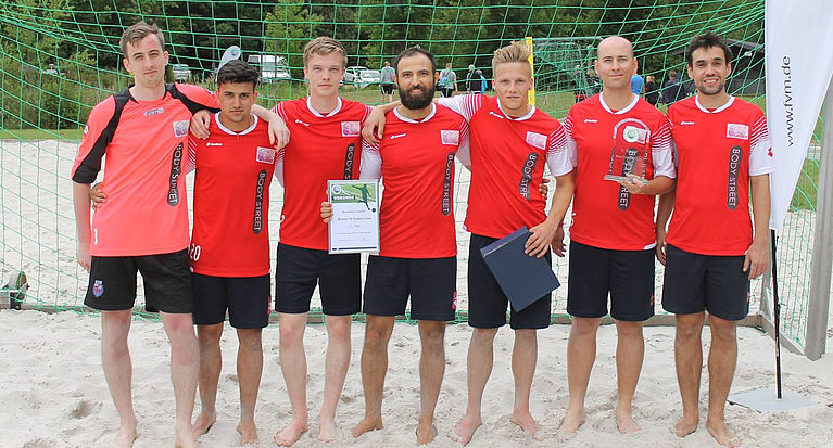 Bonner SC Futsal Lions sind bei der Beachsoccer-Premiere die Nummer 1